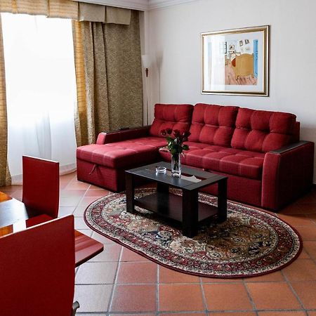 Hotel Pushkin Uralsk Eksteriør bilde