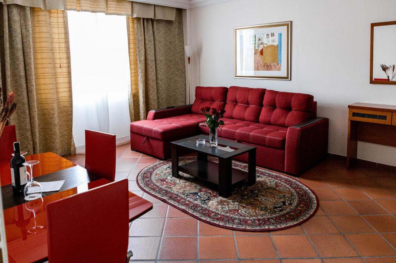 Hotel Pushkin Uralsk Eksteriør bilde