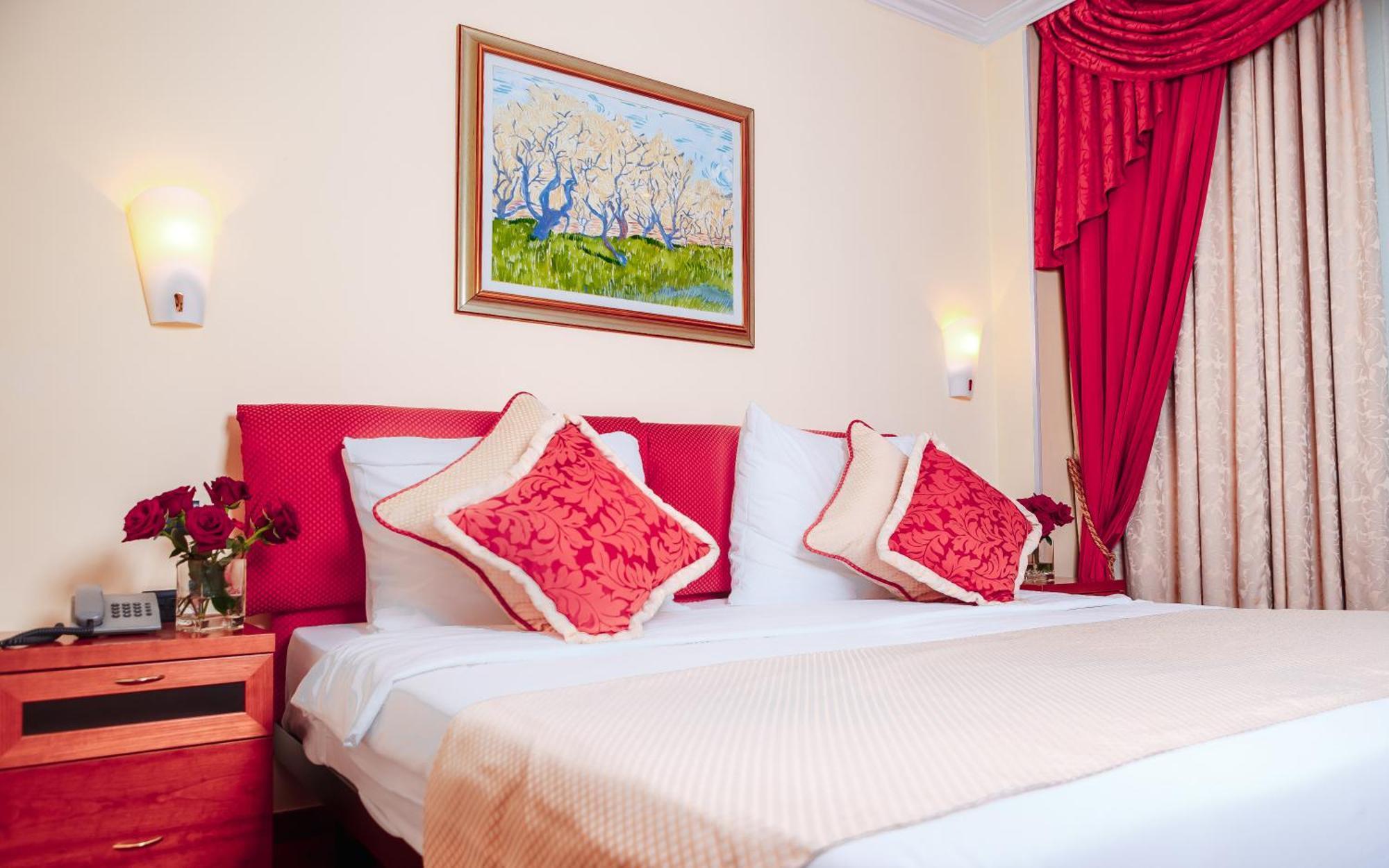 Hotel Pushkin Uralsk Eksteriør bilde