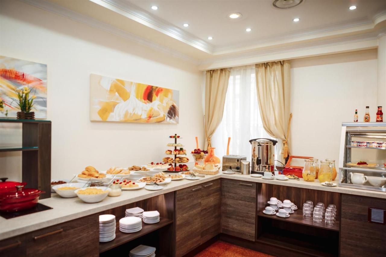 Hotel Pushkin Uralsk Eksteriør bilde