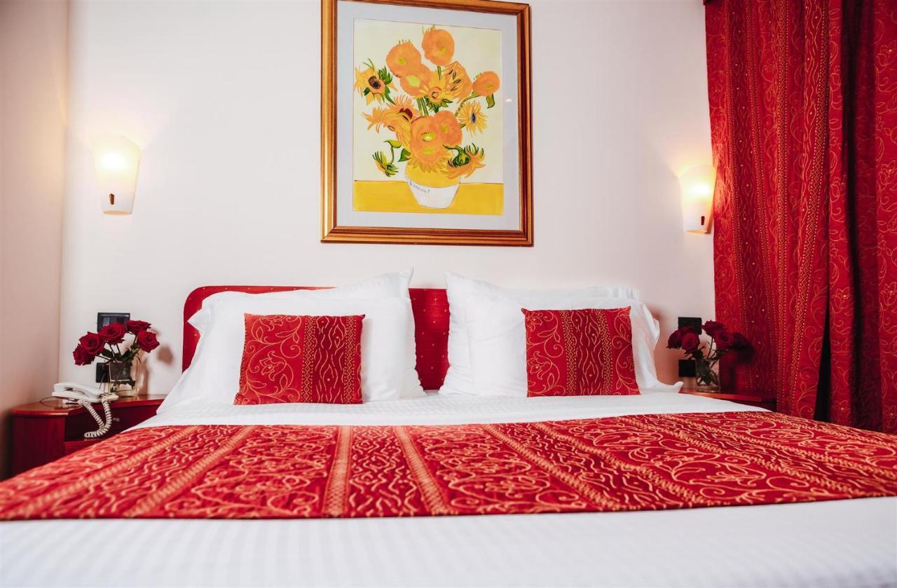 Hotel Pushkin Uralsk Eksteriør bilde