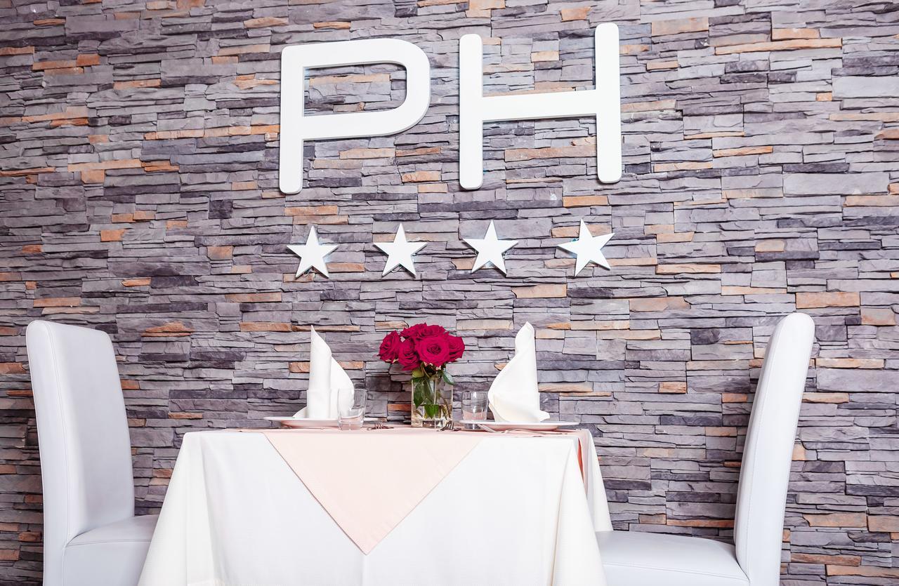 Hotel Pushkin Uralsk Eksteriør bilde